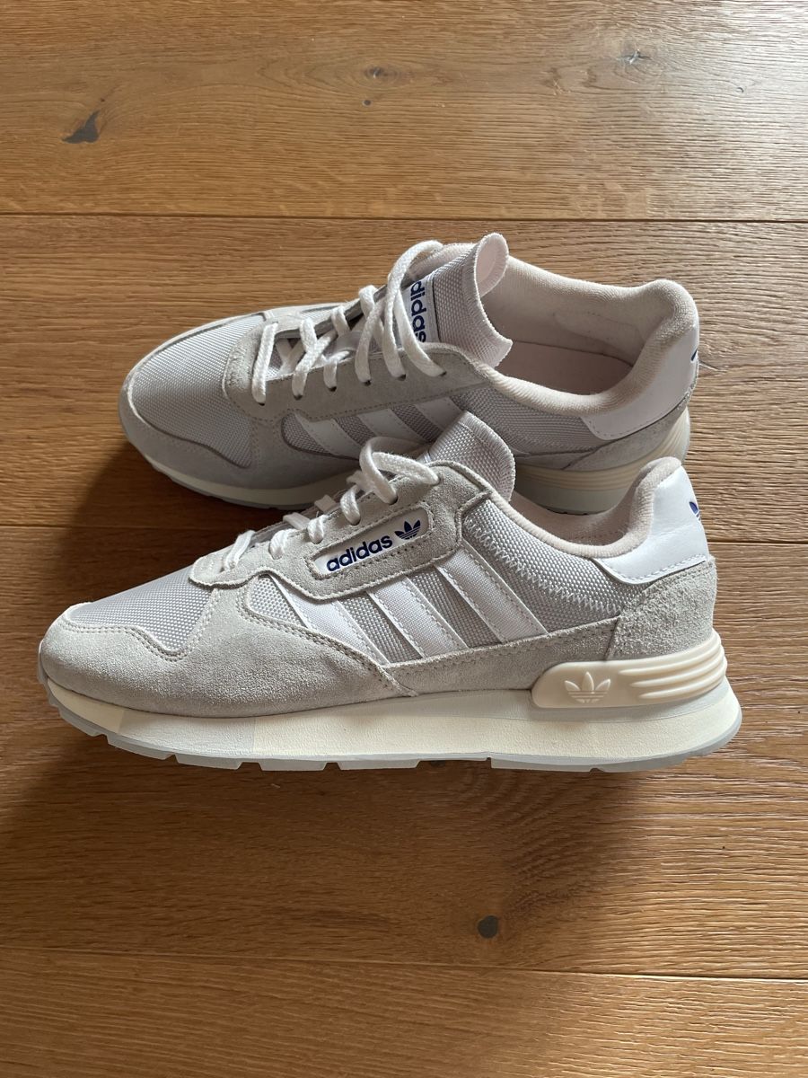 Adidas Damenschuhe: Sneaker neu – Neu und originalverpackt aus Aarwangen von erd_ngx8