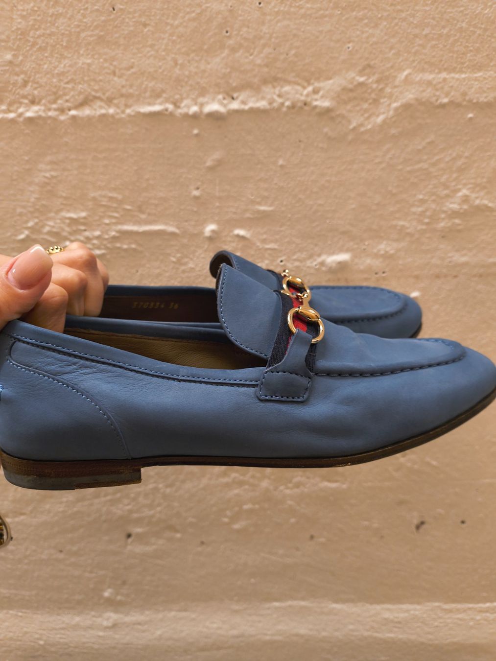 Gucci Damenschuhe: Gucci Loafer hellblau Leder Grösse 36 – Neu (gemäss Beschreibung) aus Zürich von laribuechel 4
