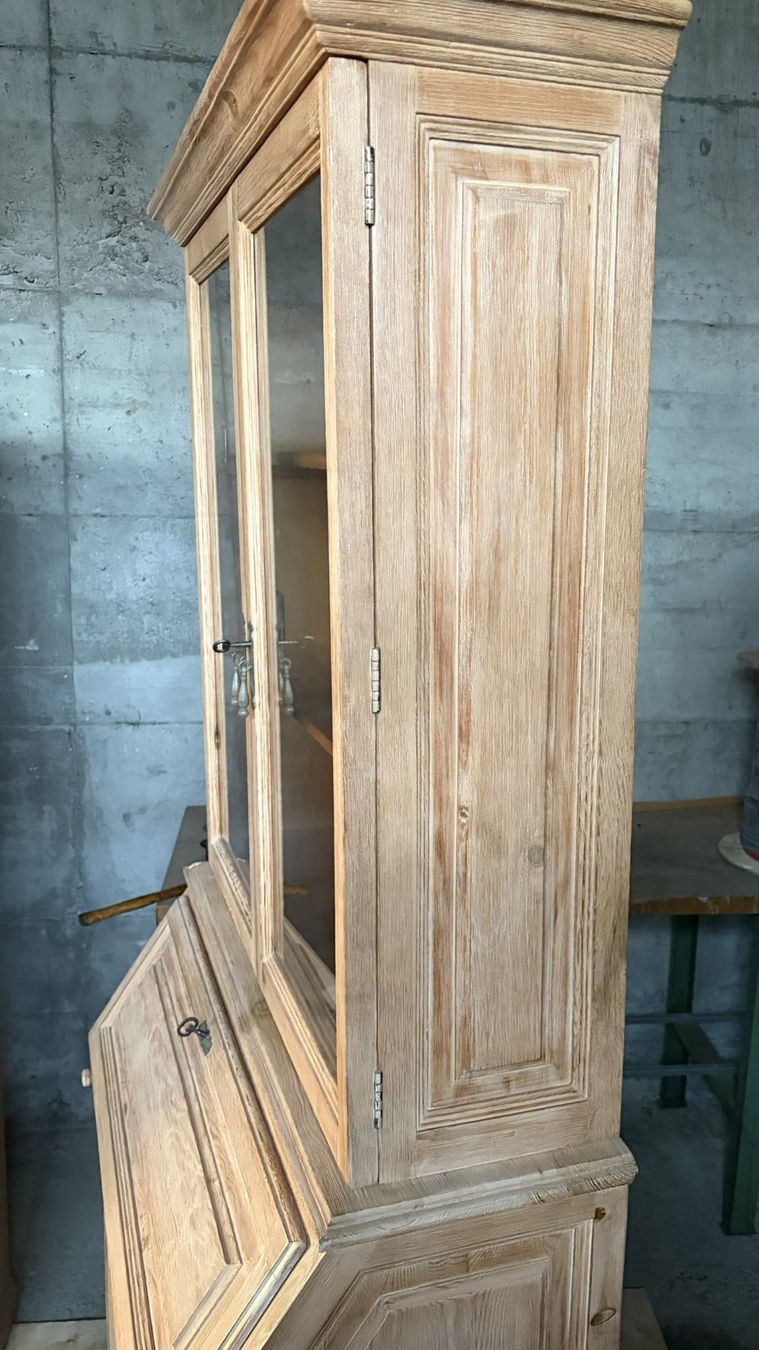 Schreibtische: Sekretär mit Vitrine – Gebraucht aus Rumisberg von ref_5dpv 5
