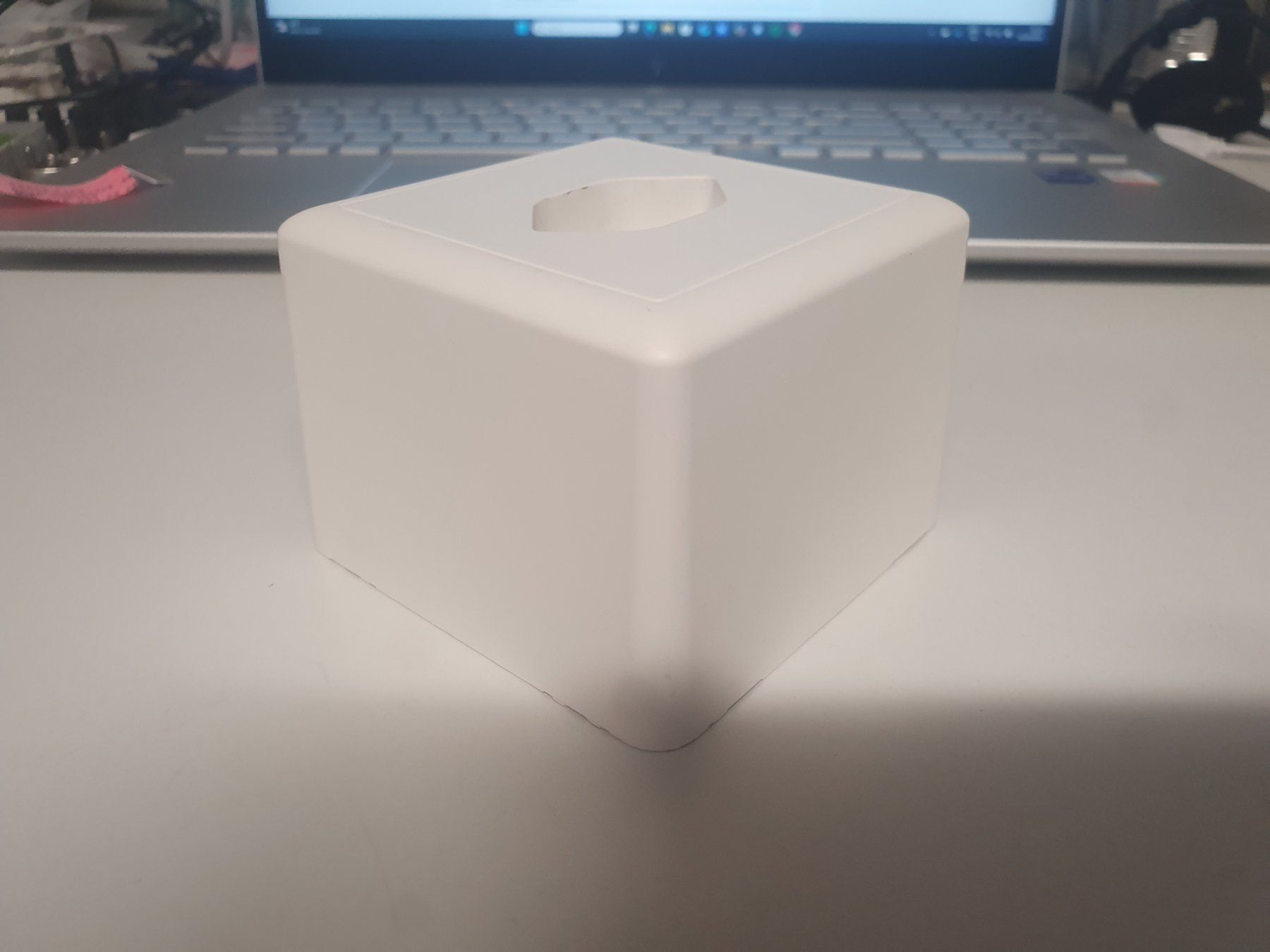Spine: AP Steckdose T13 weiss – Usato da Zürich venduto da Alibaba1234 4
