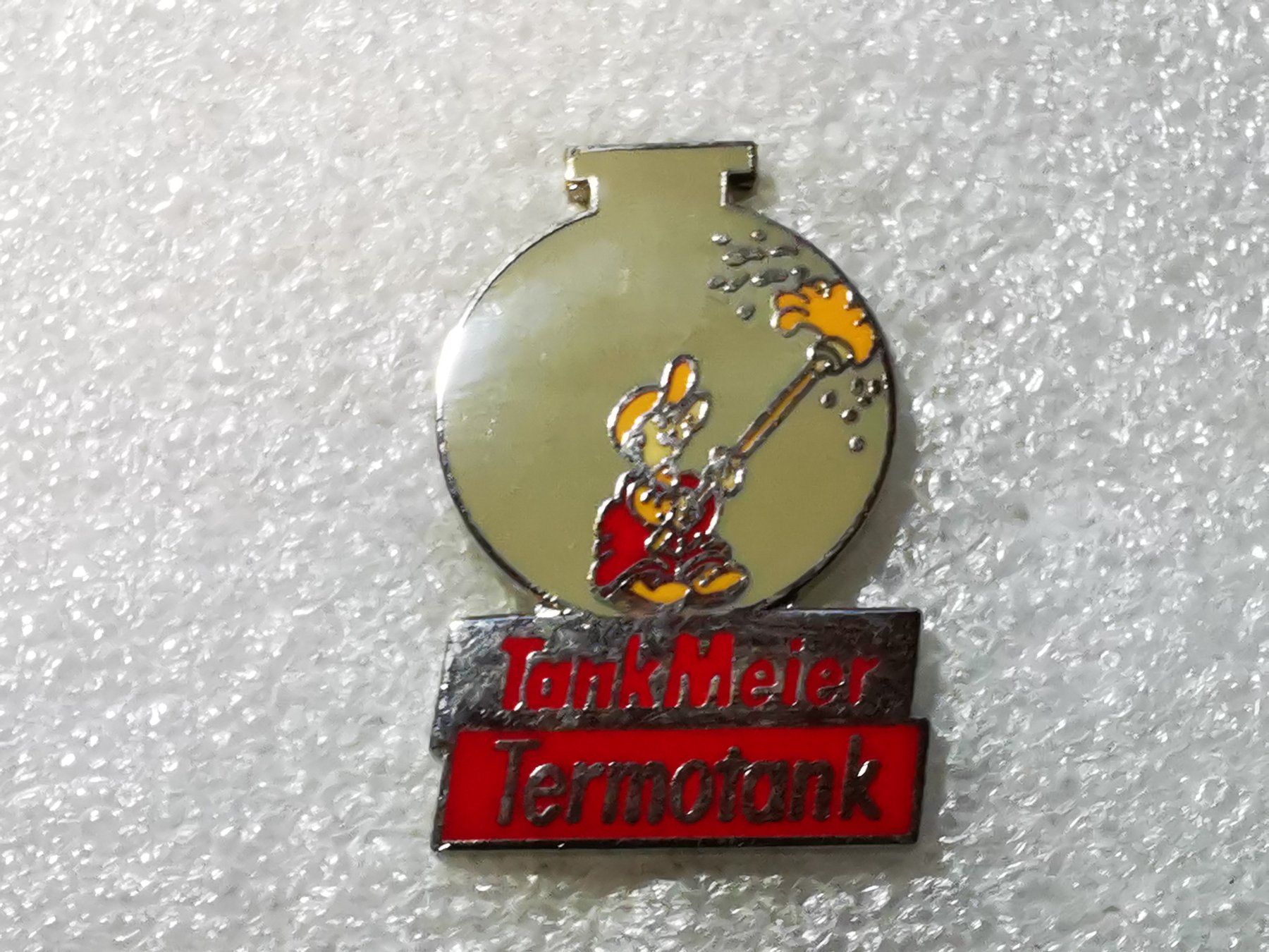 Plaketten & Abzeichen: Ansteckpin 66: Tankmeier Thermotank – Gebraucht aus Oppligen von Pin-Fall-Shop