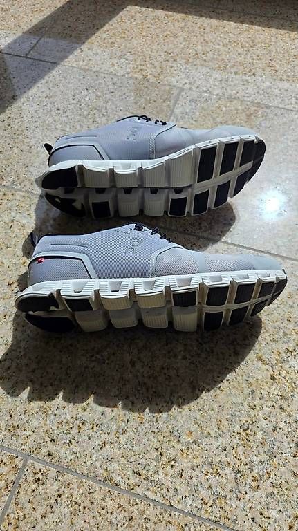 Scarpe da uomo: On Schuh, wasserfest, weiss, Grösse 42.5 – Usato da Erlenbach ZH venduto da 2m 3