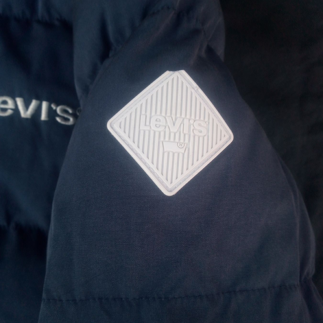 Levi's Vestes: Levi's Winterjacke mit Kapuze – D'occasion à Luzern par toenu23 6