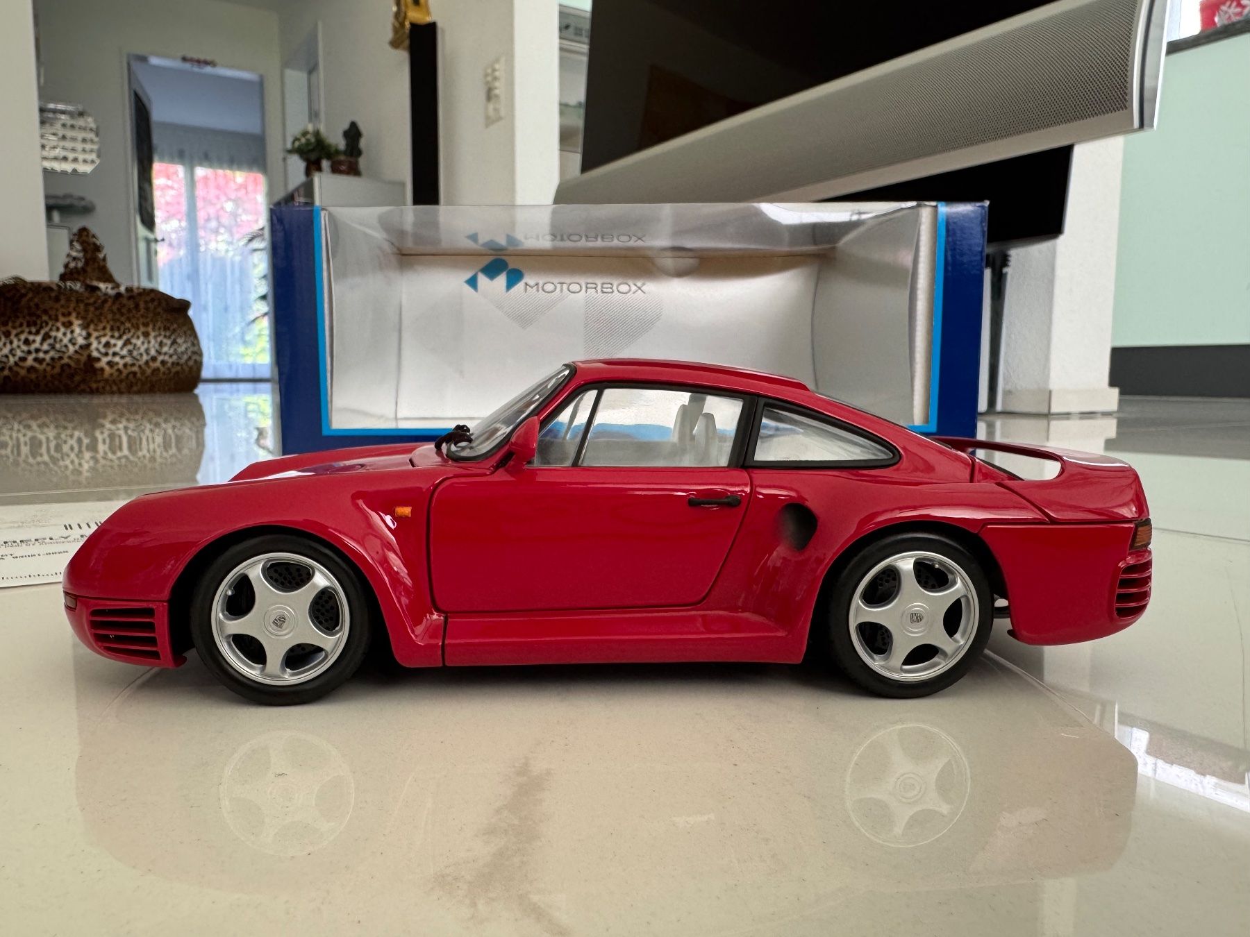 PORSCHE 959 EXOTO Motorbox 1:18 – Metallmodell (Diecast) rot (Neu