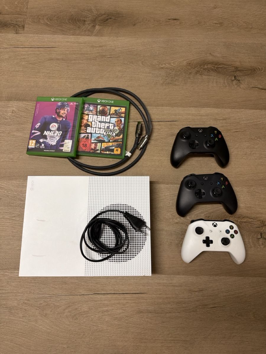 Microsoft Consoles: Microsoft Xbox One S Konsole 3 Controller Spiele weiss – D'occasion à Gutenswil par VAUC