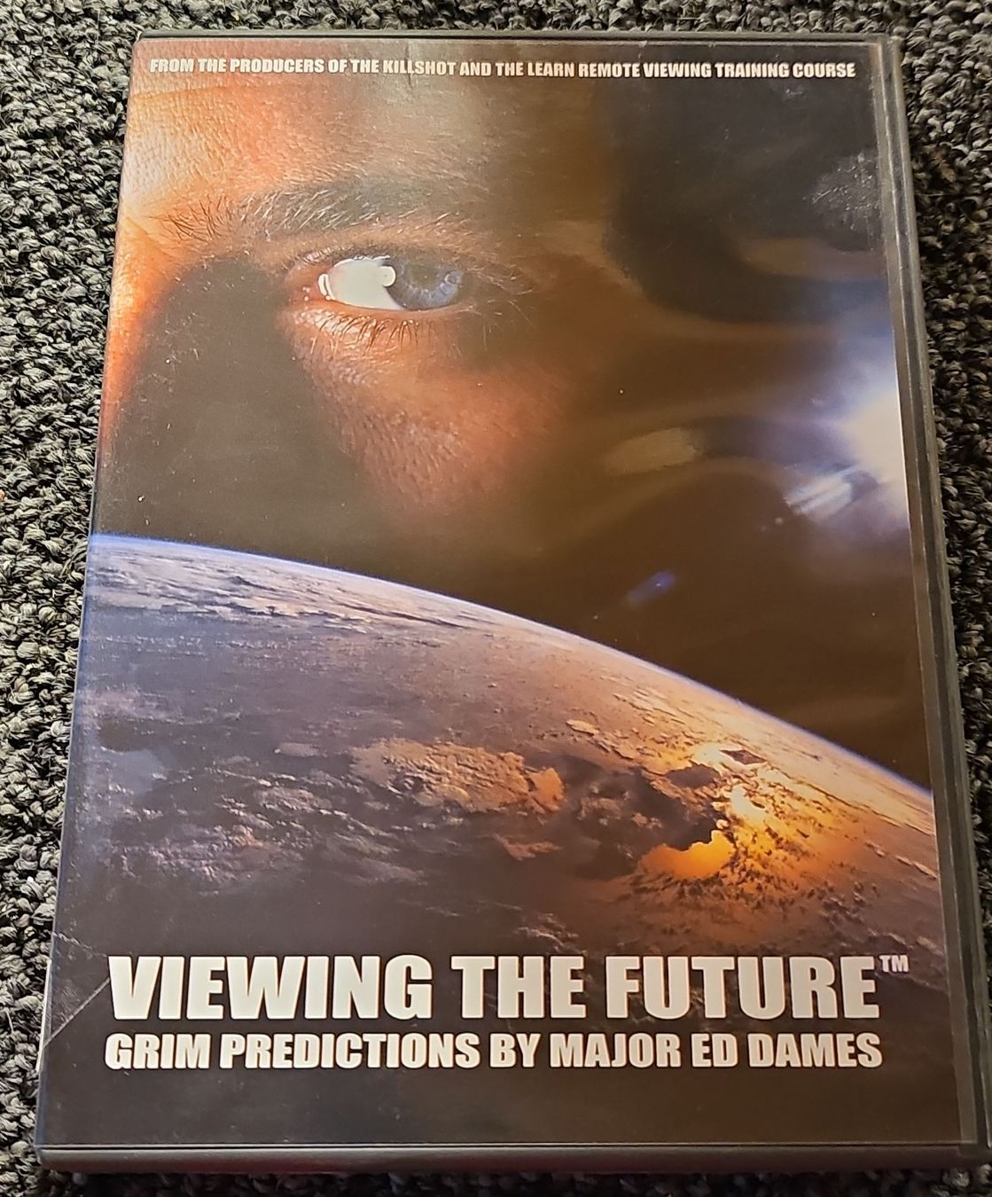 Tutti i DVDs: Viewing the Future: Grim Predictions by Major Ed Dames(18233 – Usato da Ruswil venduto da jan_bxl5