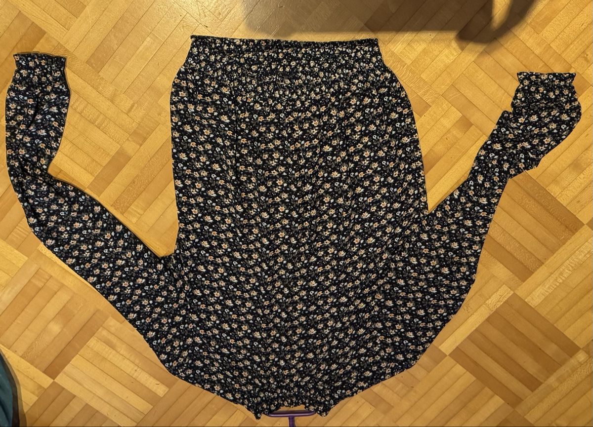Only Camicette: Bluse mit Blumenmuster, Gr. 38 – Usato da Untereggen venduto da butterflyangelika