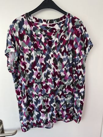 Damen Bluse kurzarm bunt gemustert in gutem Zustand