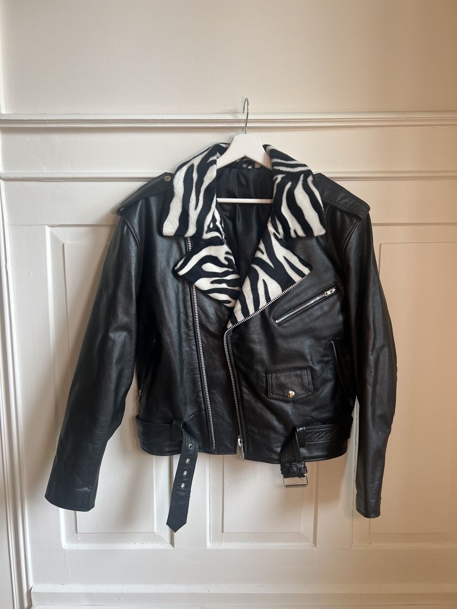 Giacche: Vintage Leather jacket with a zebra collar – Usato da Zürich venduto da Mirouch 5