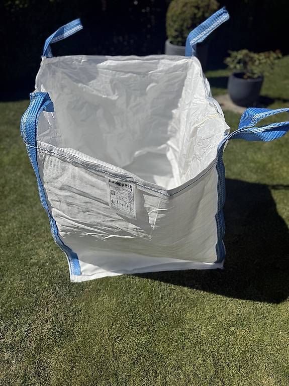 Mangimi: 2x Big Bag innopack 1500kg – Usato da Dübendorf venduto da CorAr