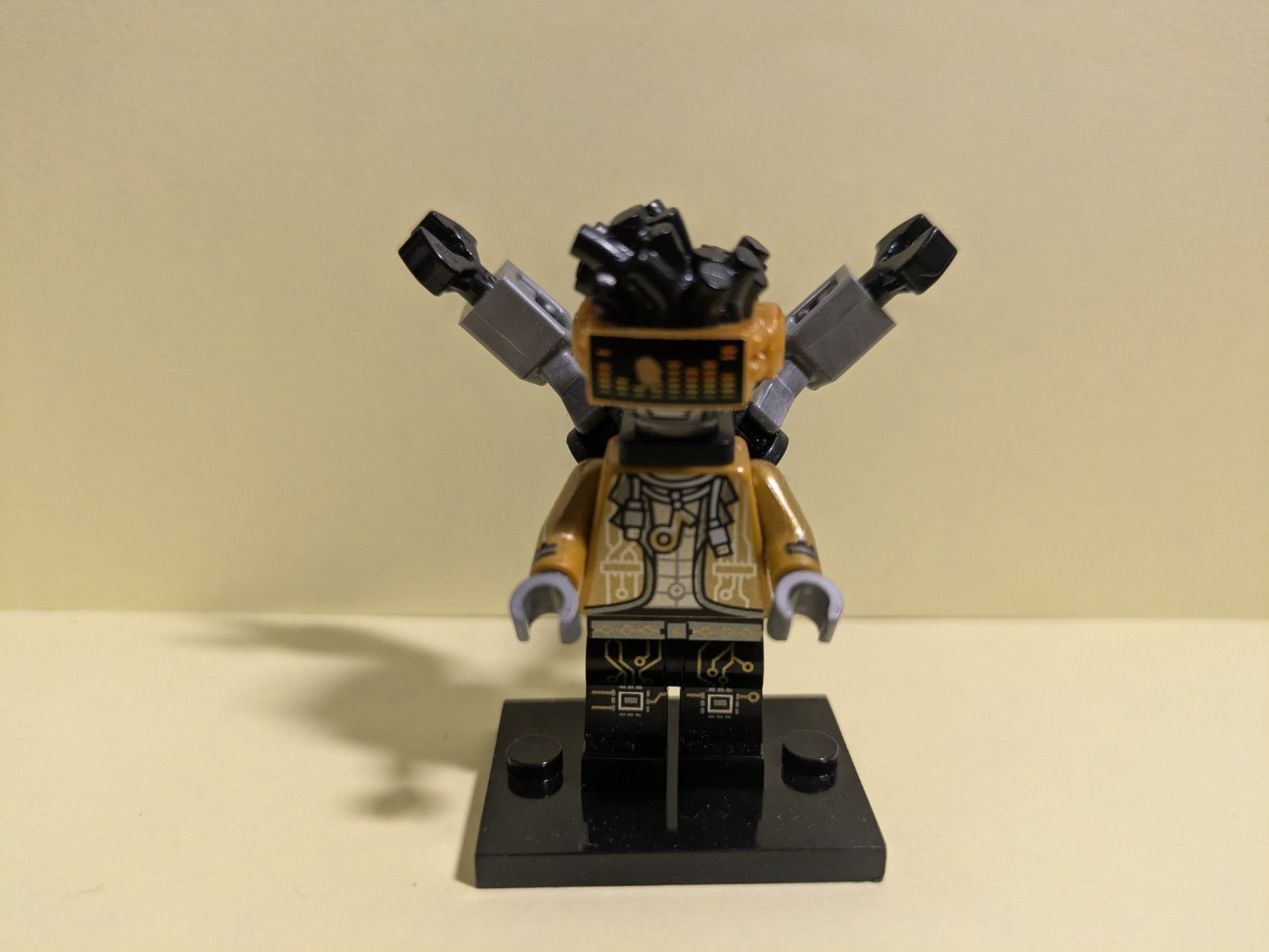 Lego Giocattoli: LEGO Figur HipHop Robot – Usato da Bubikon venduto da el-ectronico