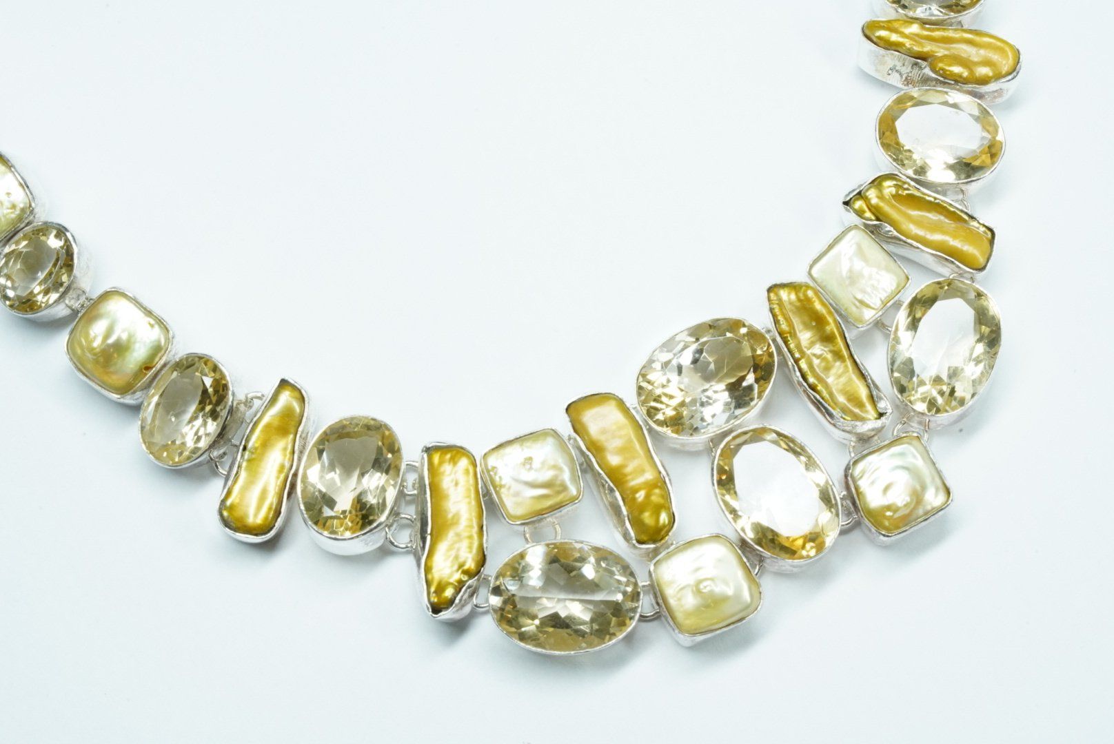 Catenine: Silbercollier mit Citrinen und Perlmutt – Usato da Bülach venduto da Re-Jewelled 1