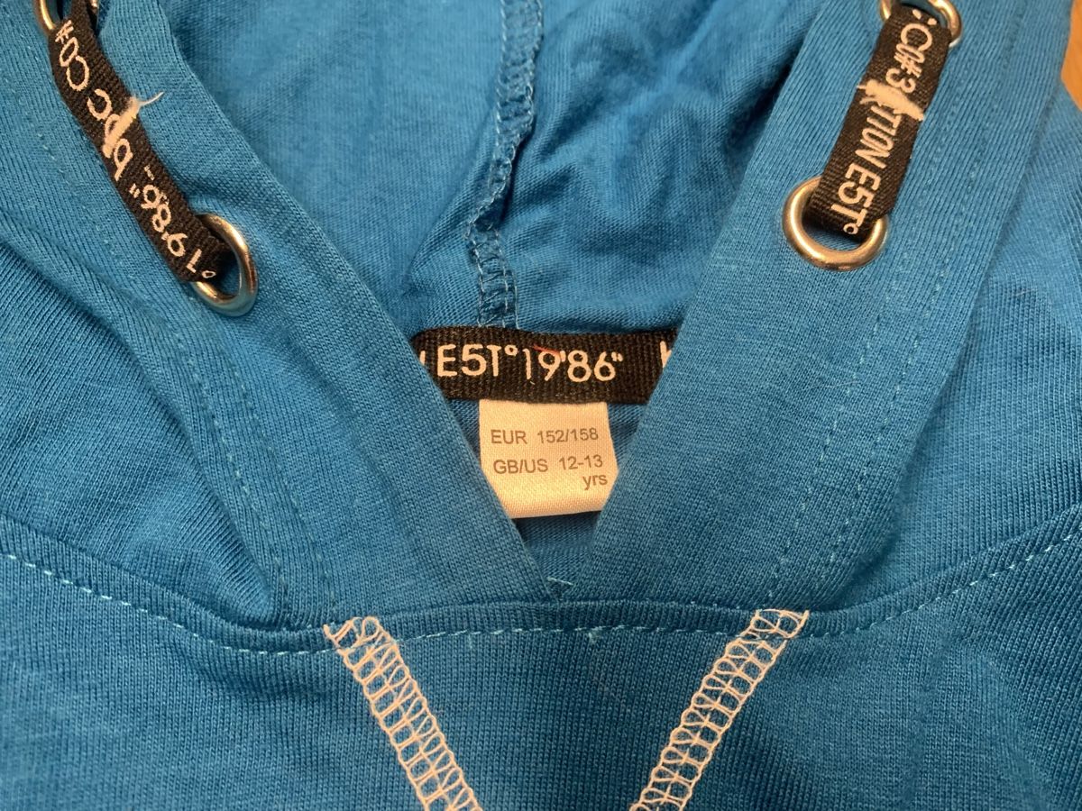 Pulls et sweat-shirts: Leichter Pullover/Langarmshirt mit Kapuze, Gr. 152/158 – D'occasion à Buus par 2013dp 3