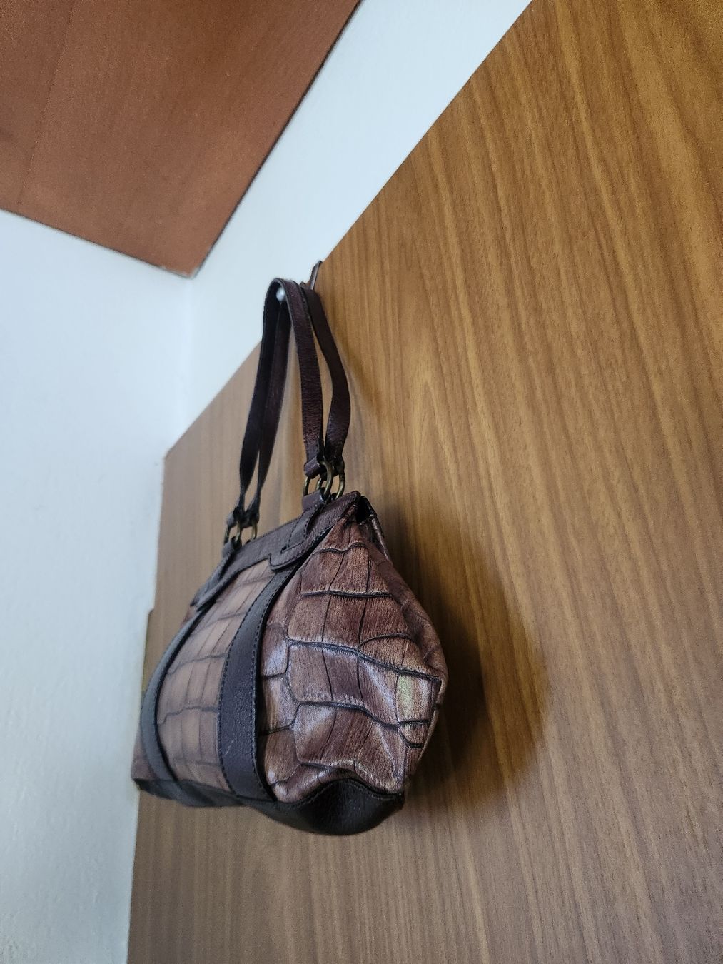 Borse da donna: Sac à main MAX&CO cuir  reptile marron. Chic  – Usato da Niedergösgen venduto da Eva2410 3