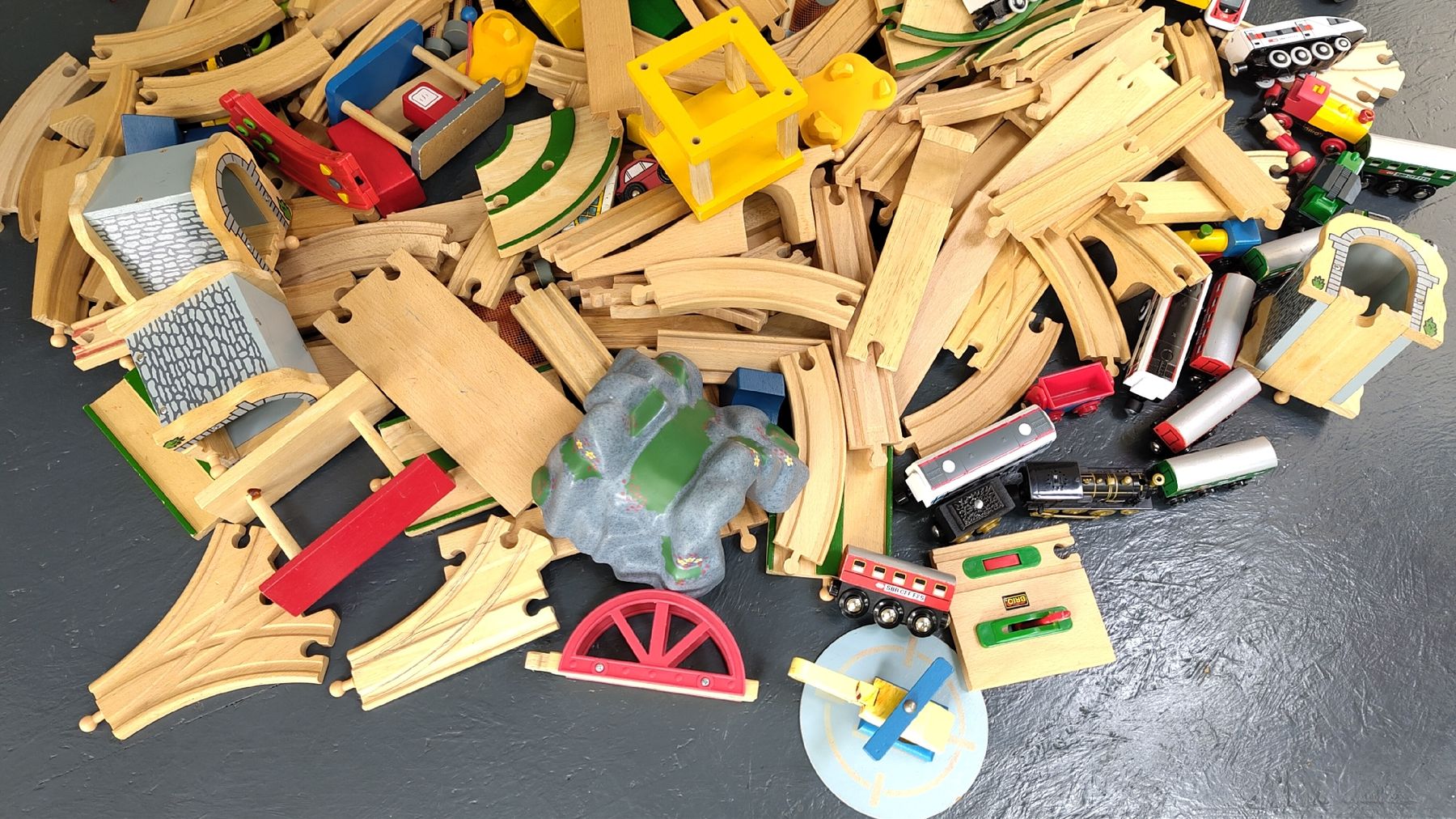 Brio Spielzeuge: Holzeisenbahn Brio/Bea diverse Teile – Gebraucht aus Malters von mavoma 1