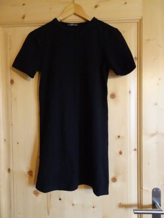 Uni schwarzes kurzarm Strickkleid ZARA Gr. S - 240862