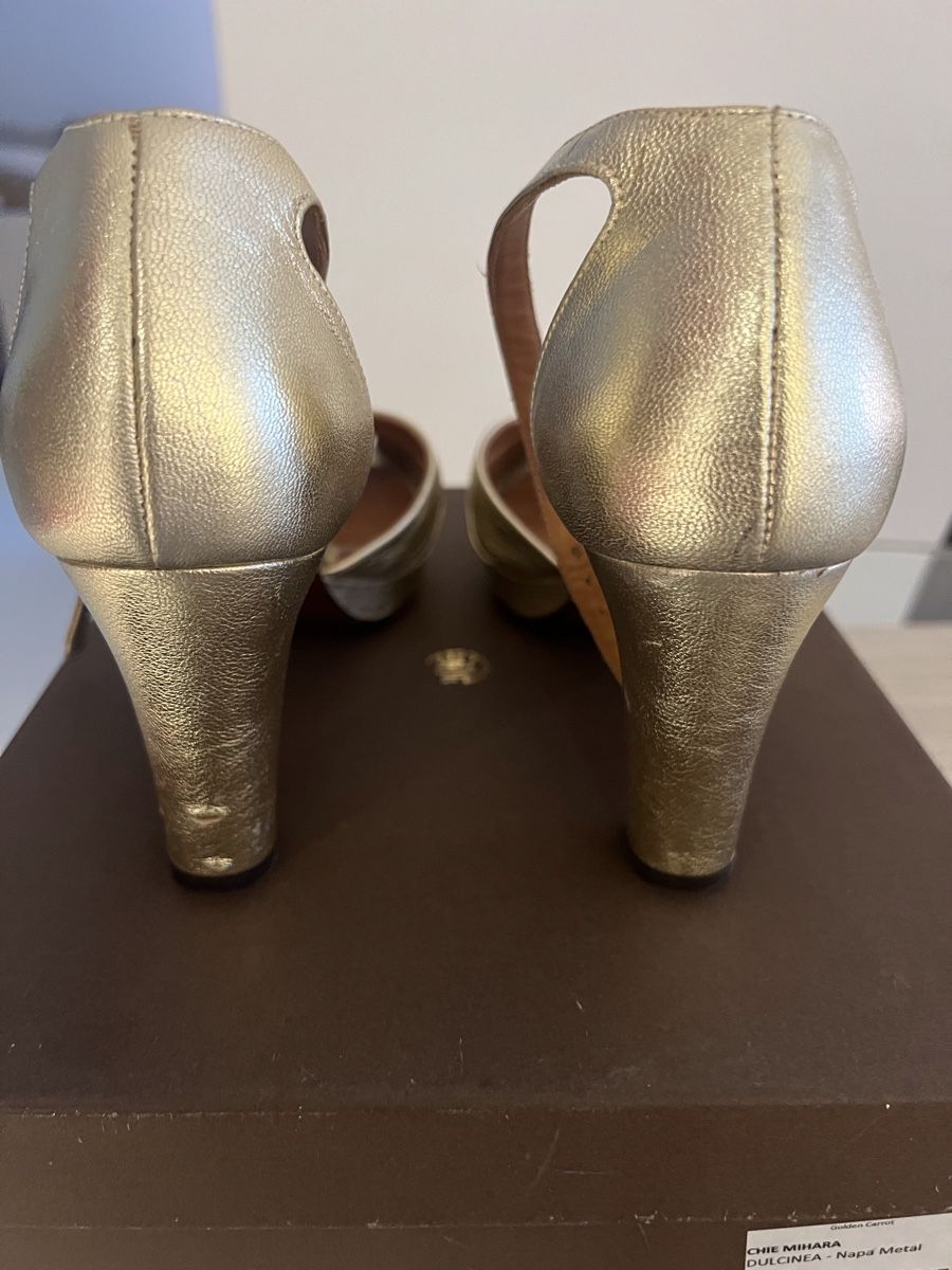 Chie Mihara Damenschuhe: Chie Mihara sandals size 37, gold leather – Gebraucht aus Oberägeri von anv_6z5c 6