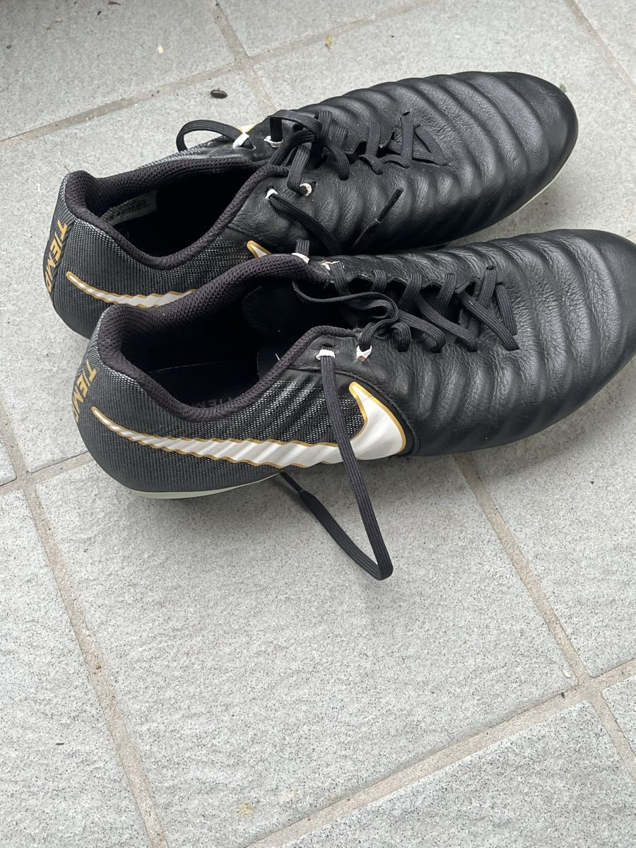 Scarpe da uomo: Sport Schuhe Nike 45 – Usato da Oberuzwil venduto da sebar2 1