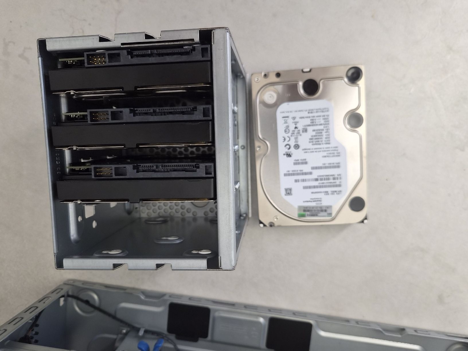 Hewlett Packard Server: HP ProLiant ML30 Gen9 Server, Intel Xeon, 4TB HDD – Usato da SCHAFFHAUSEN venduto da Atami99 2