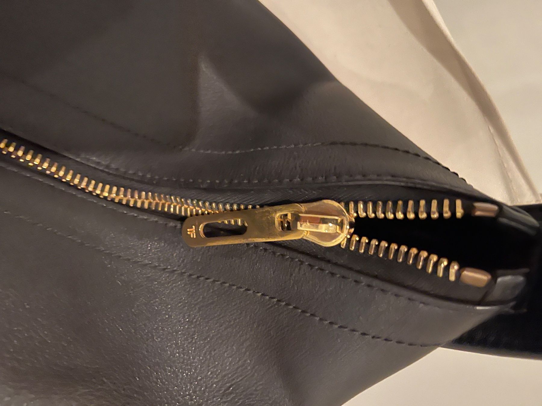 Tom Ford Borse da donna: TOM FORD Beuteltasche Schultertasche Leder schwarz – Usato da Thalwil venduto da Paulina72 3