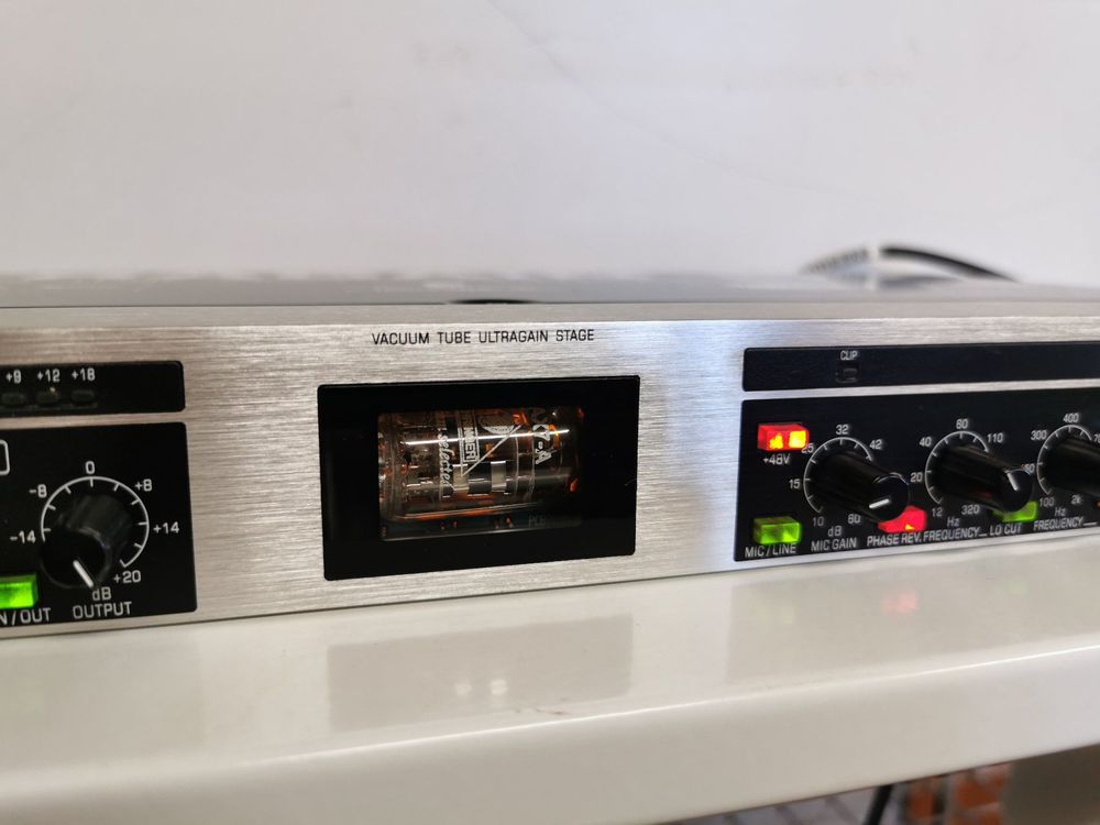Behringer Tube Preamp MIC2200 Kaufen auf Ricardo