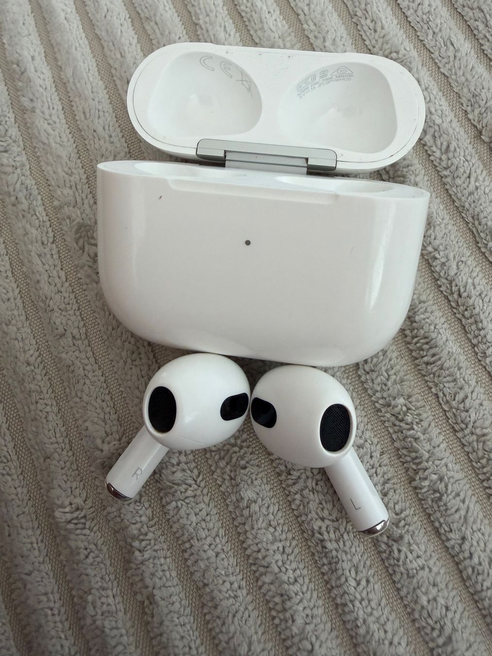Apple Kopfhörer: APPLE AirPods – Gebraucht aus Niederwangen BE von KBL85 1