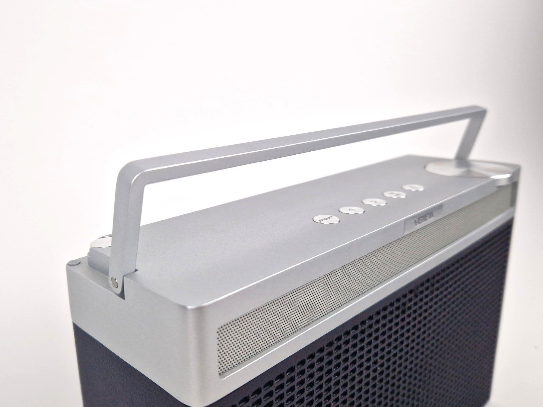 Geneva Radio: Geneva Touring/L DAB+/Bluetooth hi-fi Speaker – Nuovo (secondo la descrizione) da Basel venduto da Restwert_Basel 7