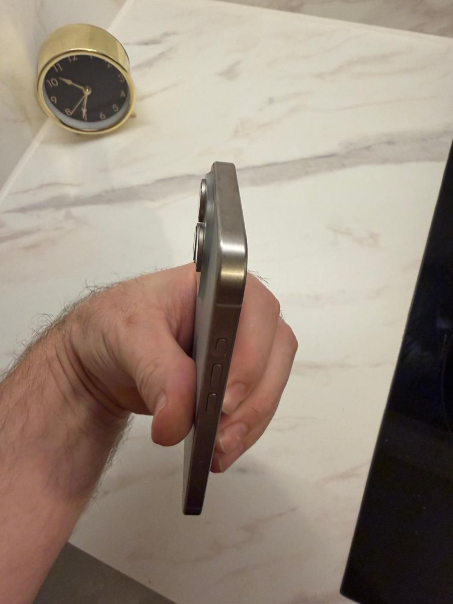Apple Portables: Iphone 15 Pro – D'occasion à Uetendorf par Sim83 6