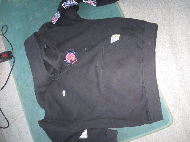 Maglioni & Felpe: PLAY HARD HOODIE!! – Usato da Zürich venduto da Rwinnie