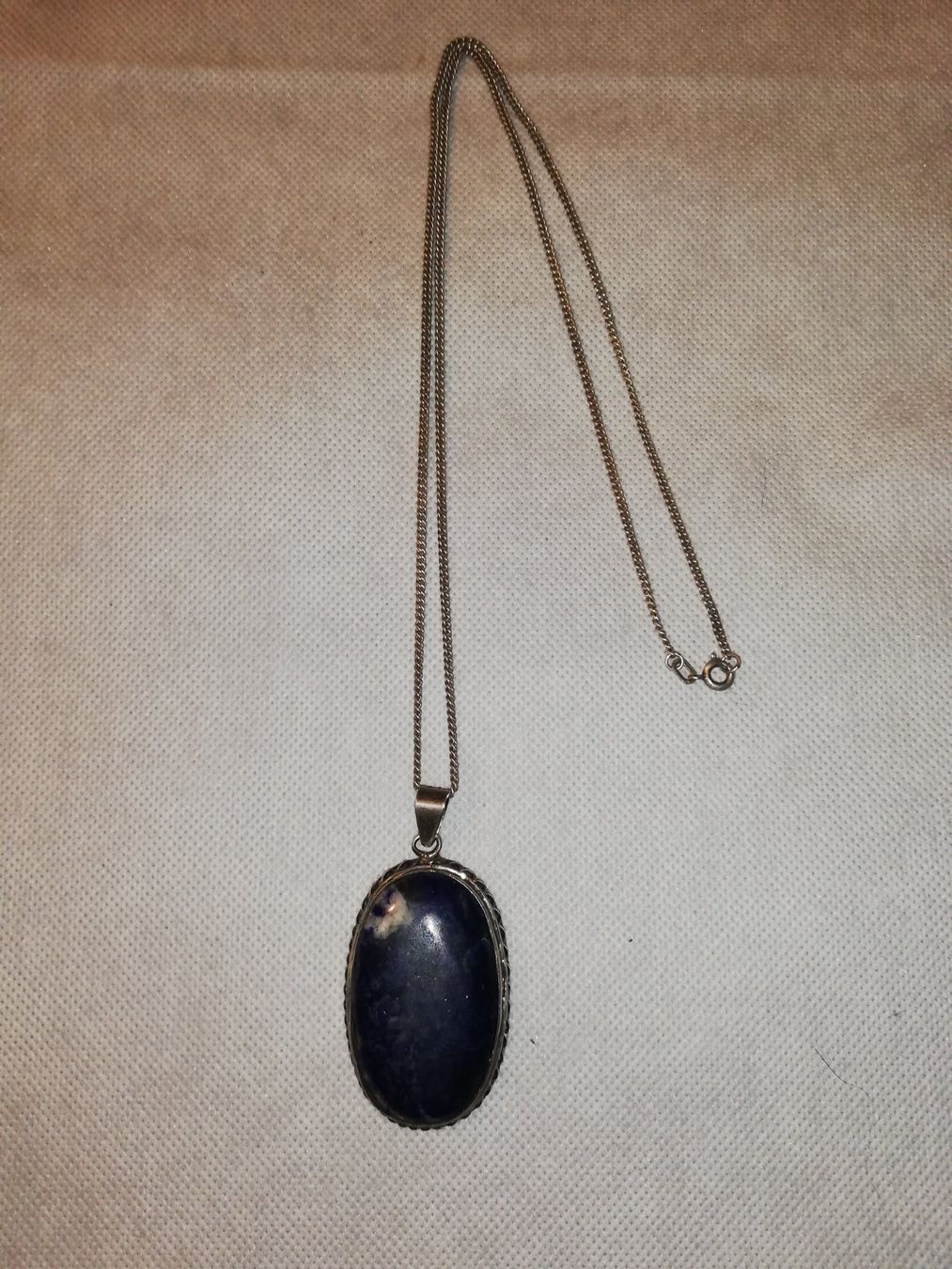 Anhänger: Silber Stein Anhänger mit Kette – Gebraucht aus Aarburg von Emelie