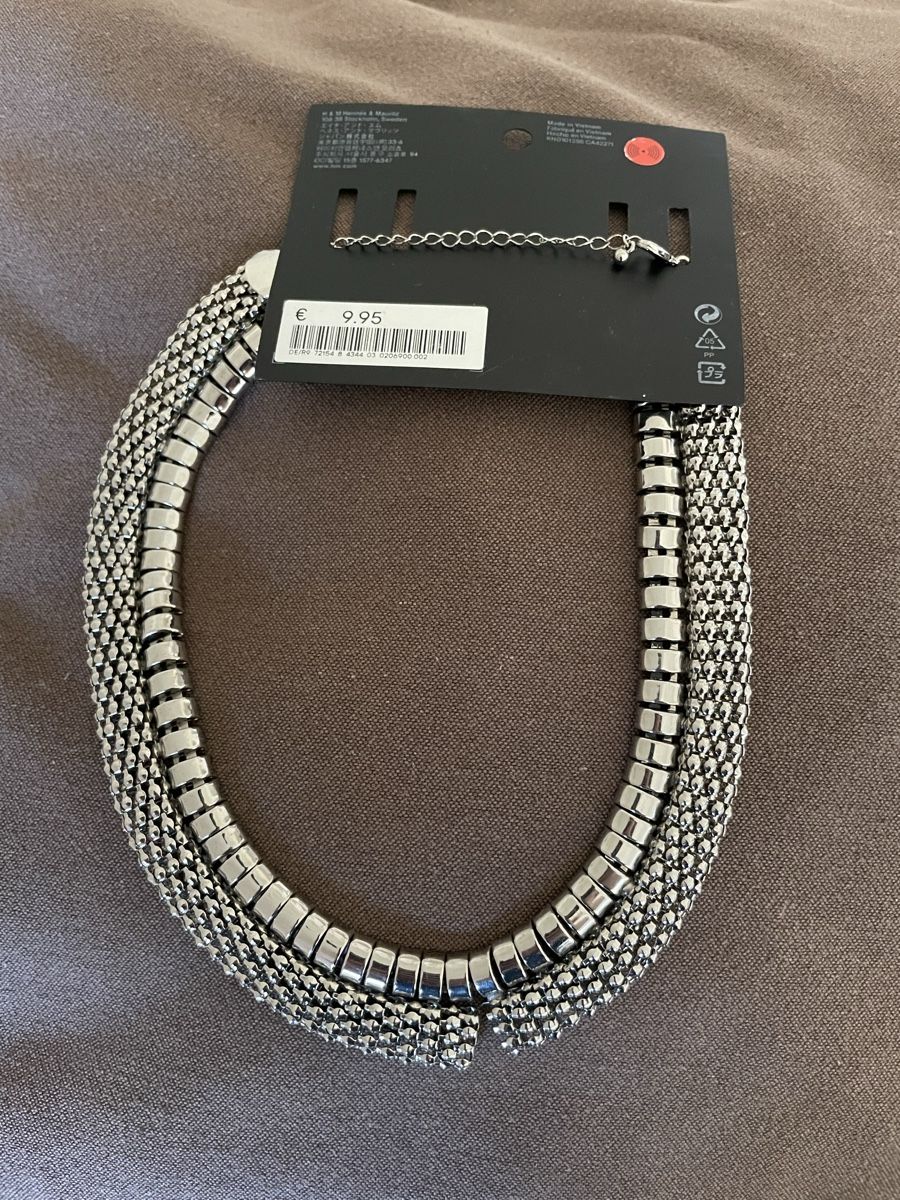 H&M Catenine: Halskette H&M – Nuovo (secondo la descrizione) da Neuhausen venduto da nca_777s