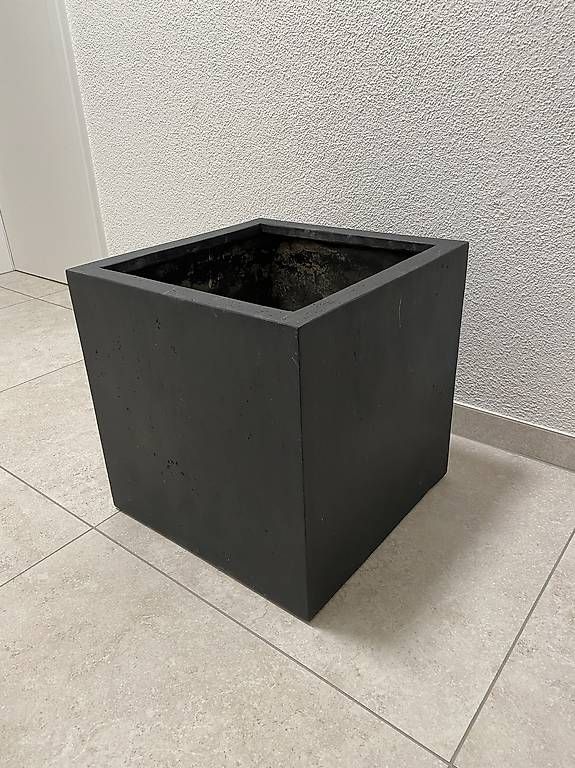 Vasi per fiori: Pflanzenkübel Blumenkübel Topf – Usato da Sursee venduto da pih_88 1