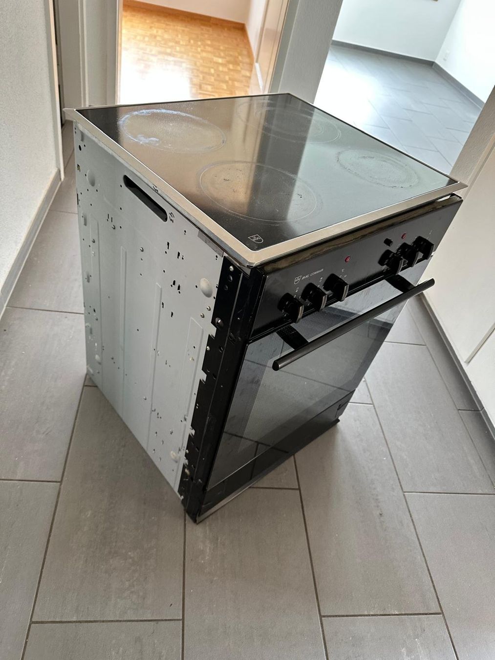V-Zug Forni: Backofen mit Glaskeramik V-ZUG – Usato da Spreitenbach venduto da Space_X 3