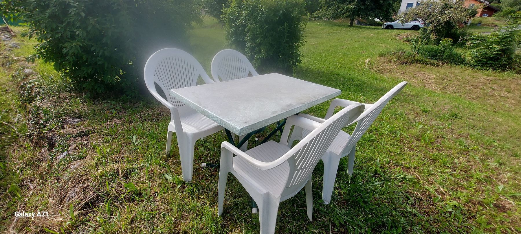 Set di tavolo e panche: Ensemble table et 4 chaises de jardin  – Usato da St-Gingolph venduto da Daillens 5