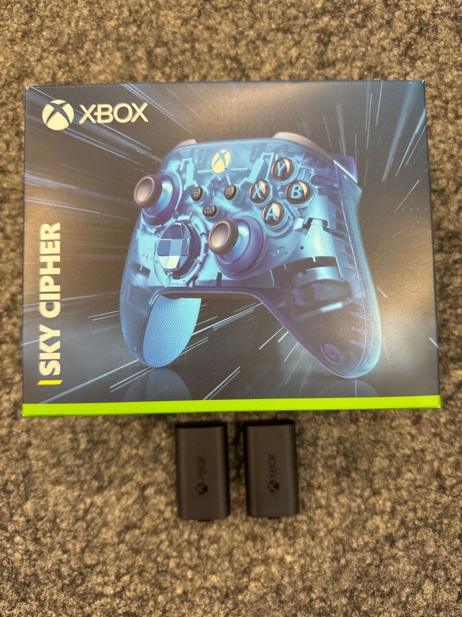 Microsoft Controller: Xbox Series S/X Controller Sky Cipher Limited + 2 Akkus – Neu (gemäss Beschreibung) aus Volketswil von