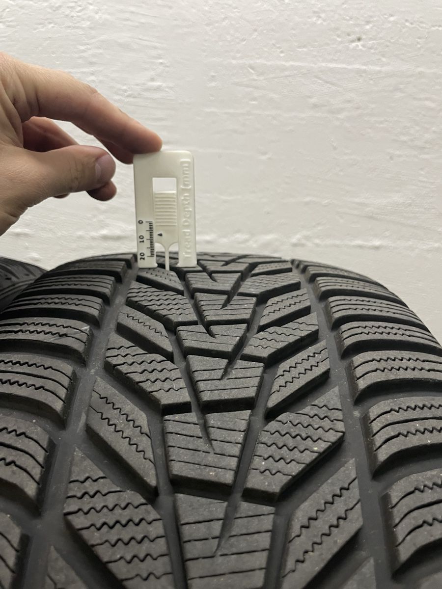 Pneumatici & Ruote complete: 2x Hankook Winterpneu 245/35R19 – Usato da Sirnach venduto da MotionModular 1