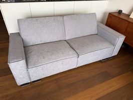 Komfortables klappbares 2er-Sofa in Grau 210cm