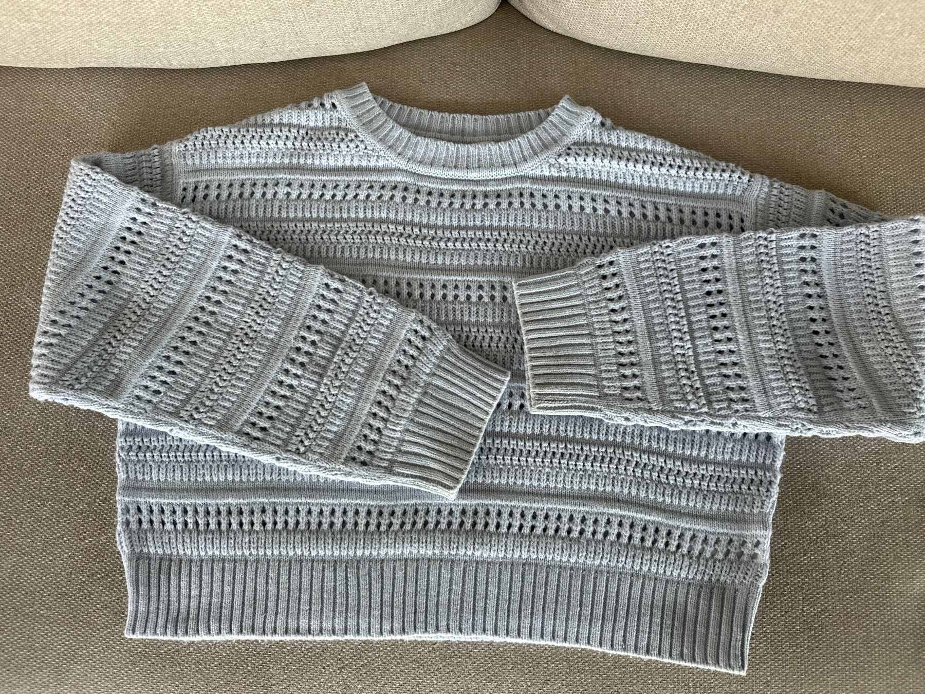 Maglioni & Felpe: H&M Strickpullover, hellblau, Grösse 14+ Top Zustand! – Usato da Zürich venduto da poliveira