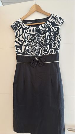 Elegantes Sommerkleid mit Muster, Grösse 38, Top Zustand