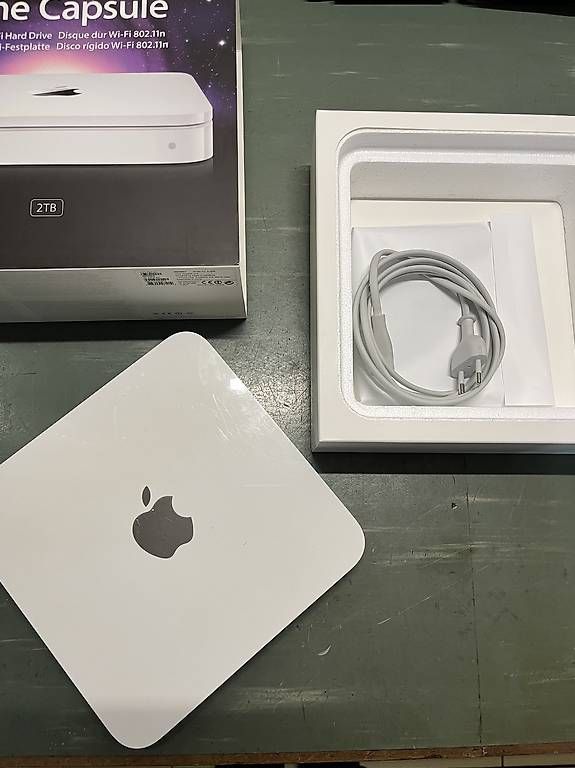 Dischi rigidi: Apple Time Capsule 2TB – Usato da Suhr venduto da Cark_ZehndAir 1