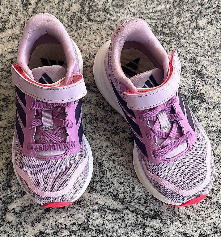 Adidas Chaussures filles: Adidas Gr 28 – D'occasion à Arlesheim par enn_gw5s