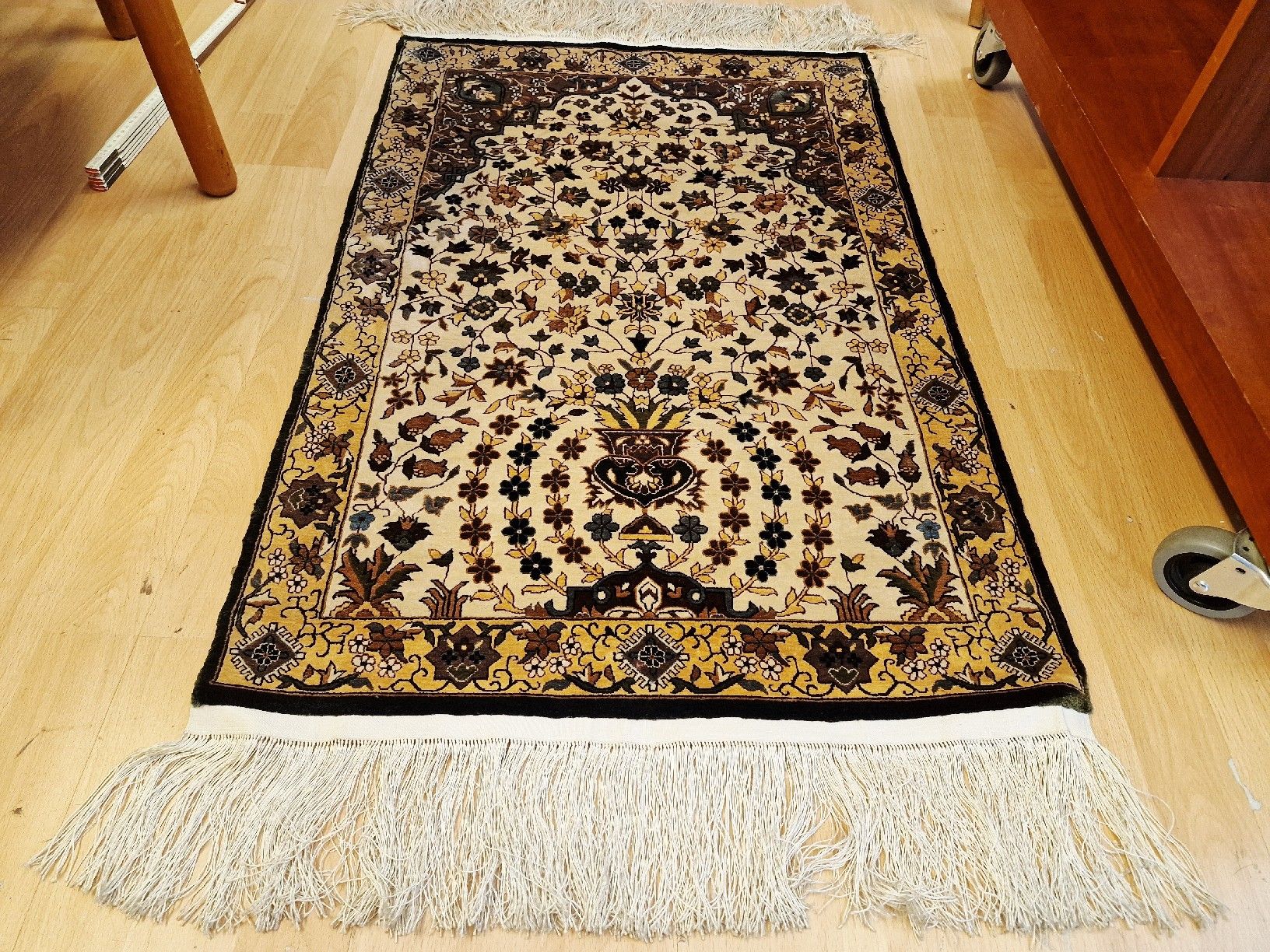 Tappeti: Sehr dekoratives Teppich – Usato da BERN venduto da Intarsia