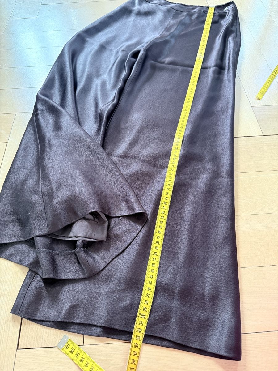 Chanel Pantaloni: Luxurious CHANEL Satin Marlene pants FR38 – Nuovo (secondo la descrizione) da Baden venduto da agora_newgeneration 9