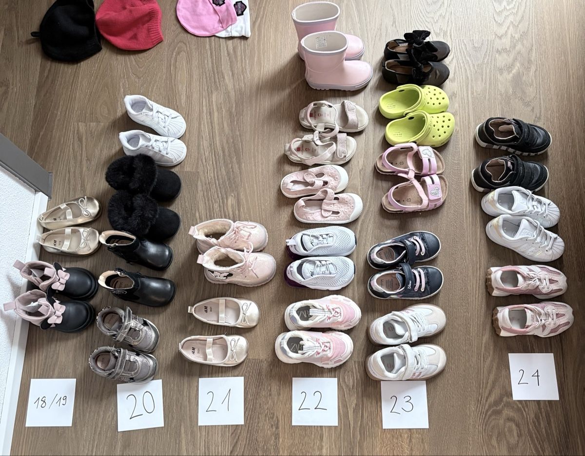 Scarpe per ragazze: Grosses Mädchen Schuhpaket, Grösse 23 – Usato da Mels venduto da jaskoma 2