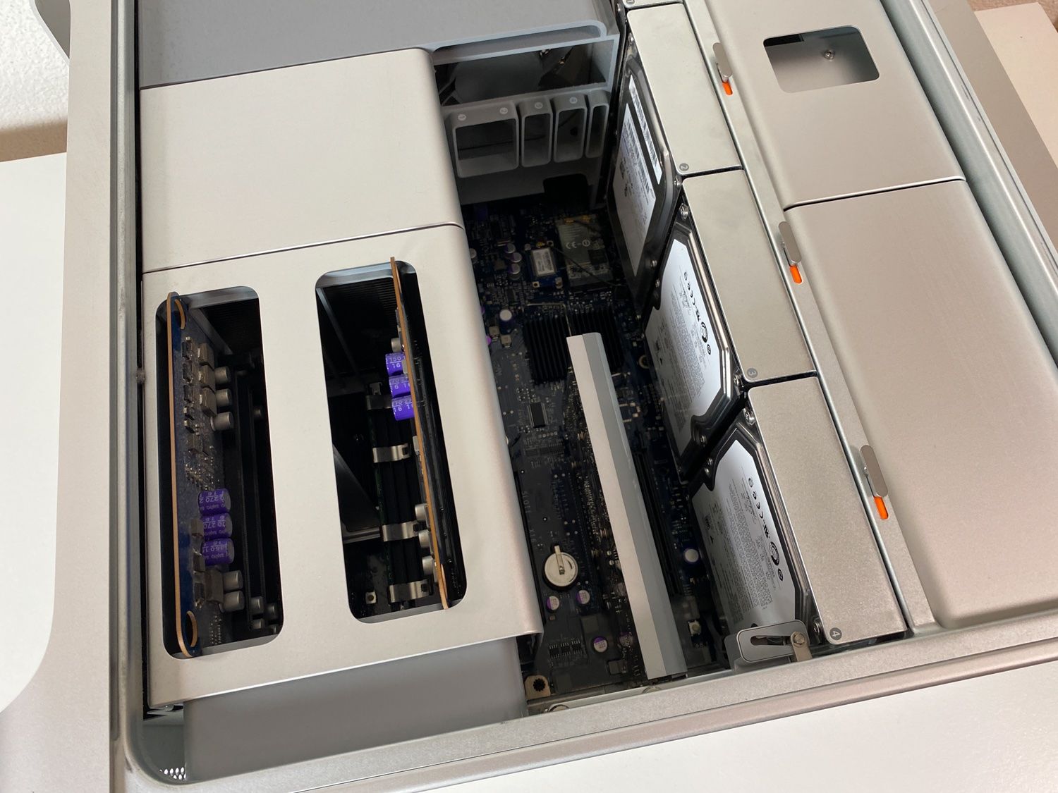 Apple PCs: Mac Pro (Anfangs 2008) 2x2.8 Quad-Core, 6GB DDR – Gebraucht aus Sarnen von exxusu 2