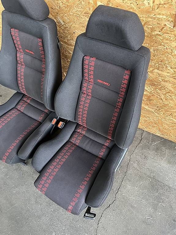 VW Tutti pezzi di ricambio auto: Kompl. Ausstattung VW Golf 1 Cabrio – Usato da Safenwil venduto da vw-teile 1