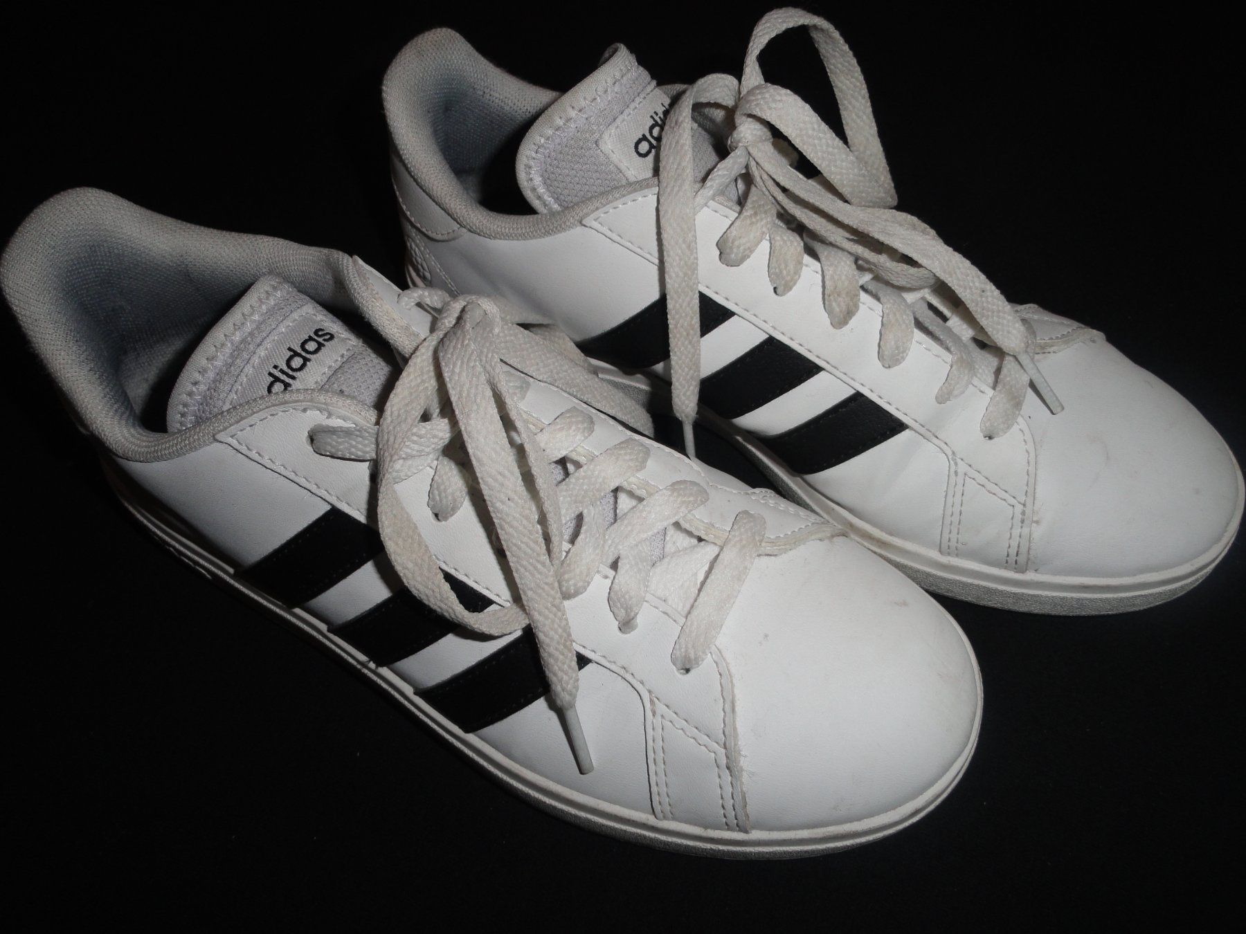 Adidas Scarpe da uomo: ADIDAS SCHUH GR. 39.5 *** – Usato da Uetendorf venduto da bibibop