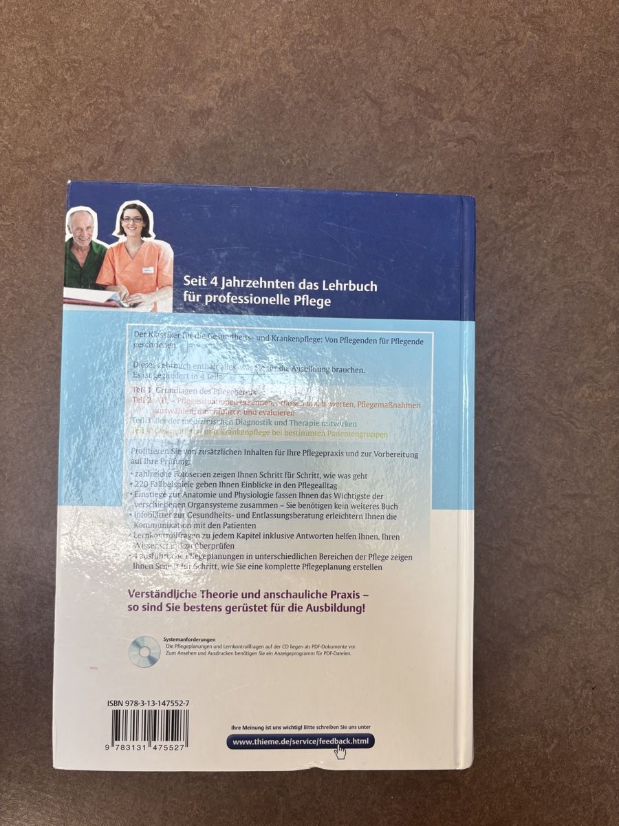 Bücher: Lehrbuch Thiemes Pflege – Gebraucht aus Lungern von Nachtwind2002 1