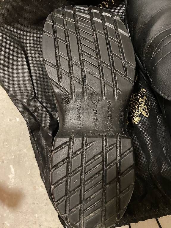 Scarpe da uomo: Chaussure de cuisinier  – Usato da Lausanne venduto da rom_55mn 1