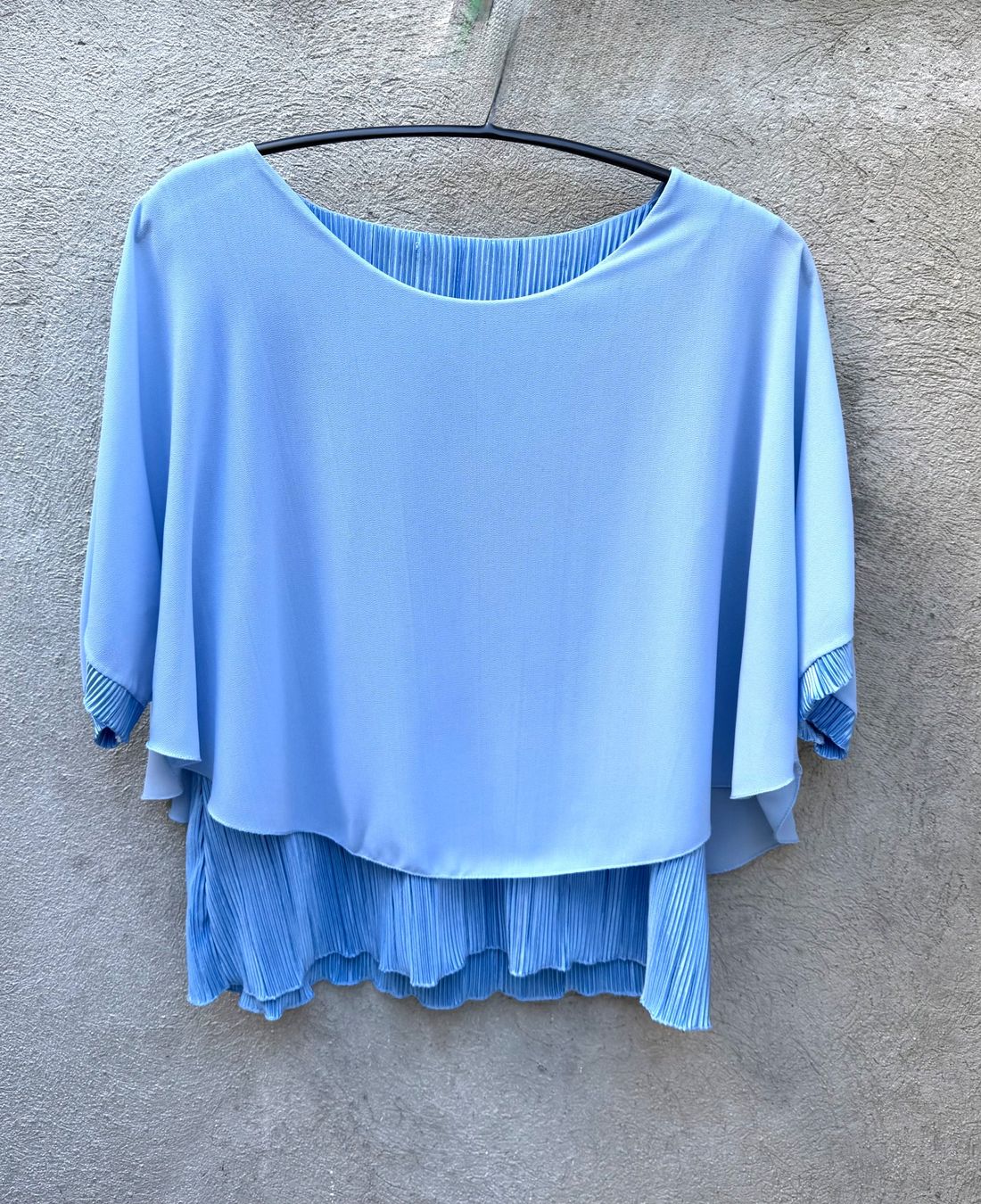 Tuniques: Sublime blouse,  joli bleu clair 40 – Neuf (Voir description) à Genève par fto_sz8d